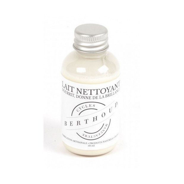 Berthoud Cleansing milk bottle for leather saddle 50 ml